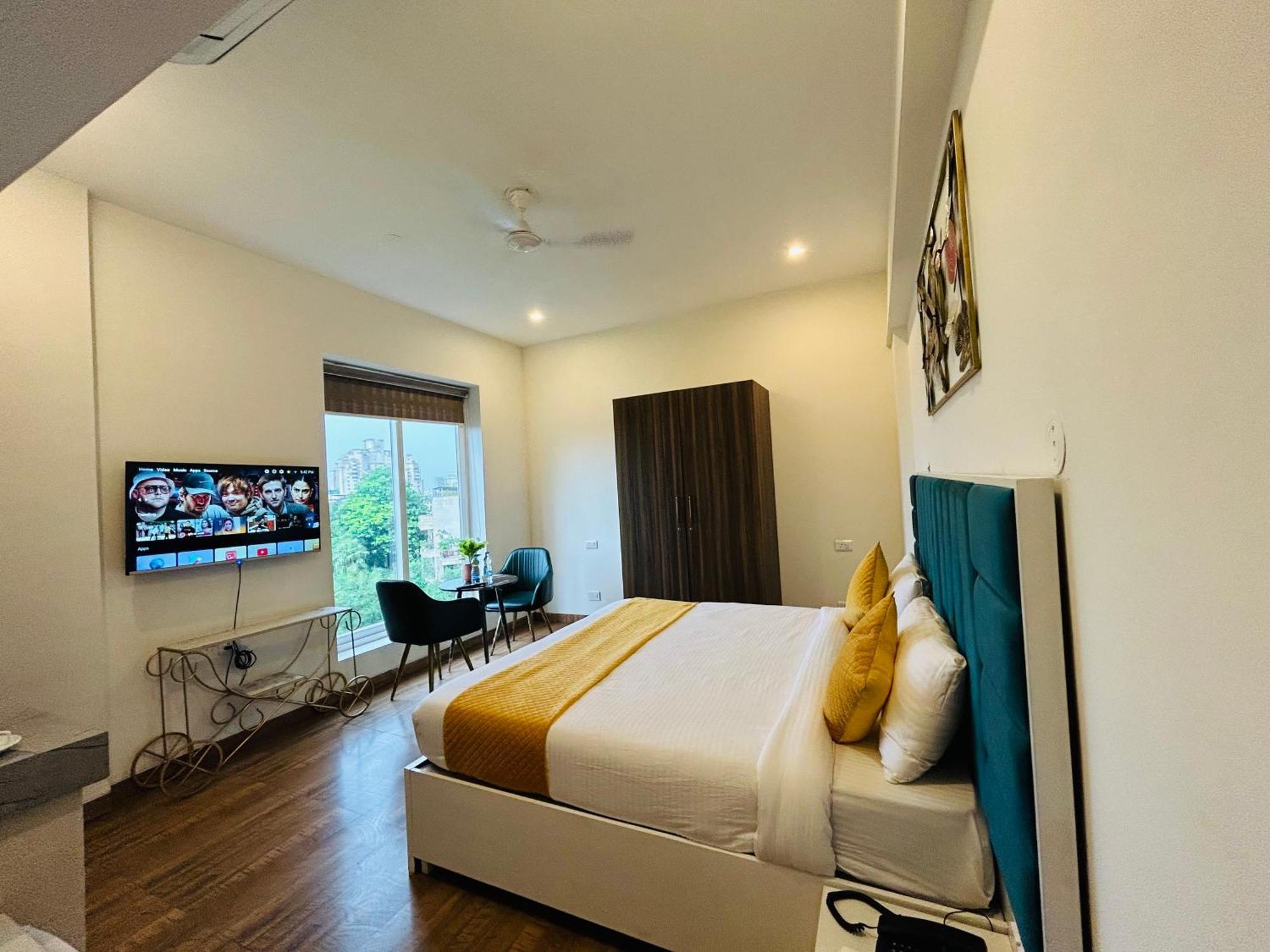 Amahi Inn Гургаон Экстерьер фото
